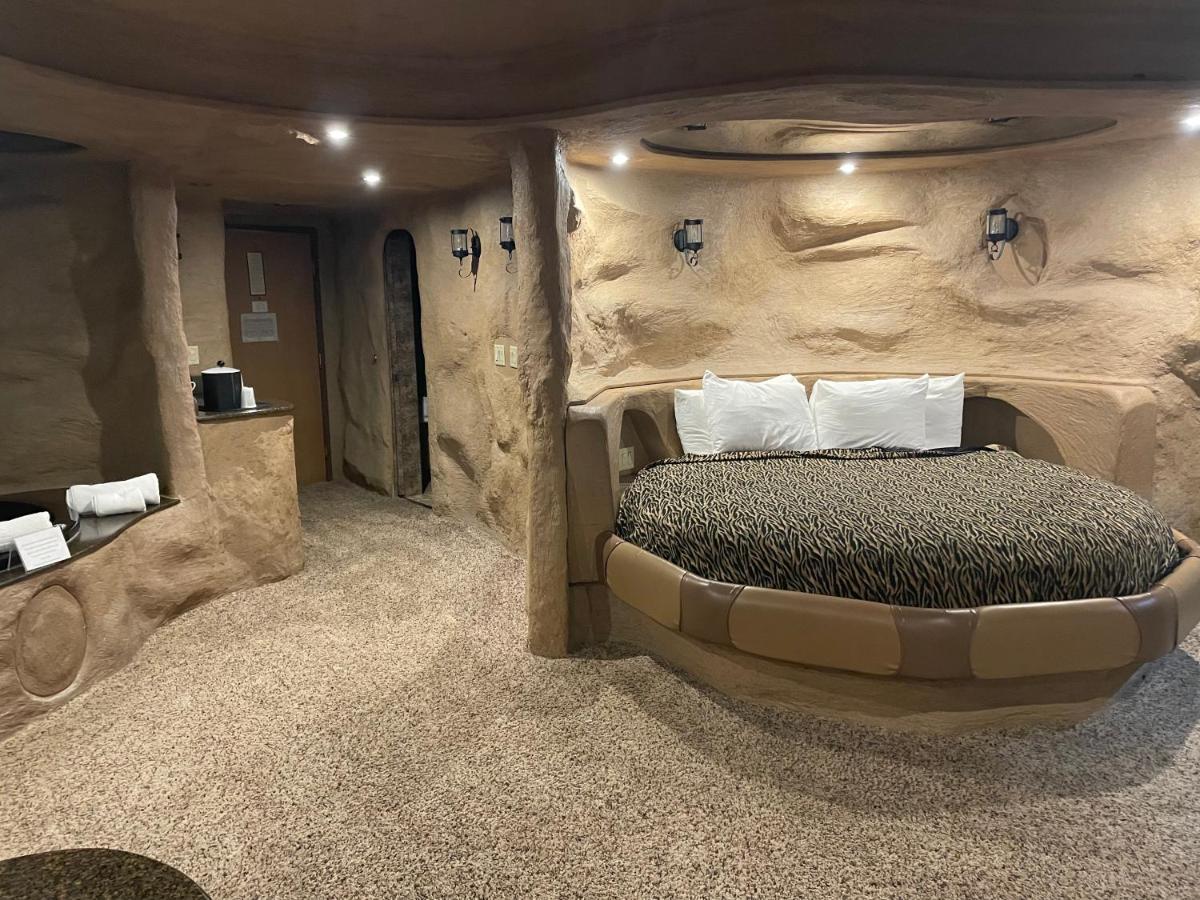 Designer Inn And Suites Toledo Extérieur photo
