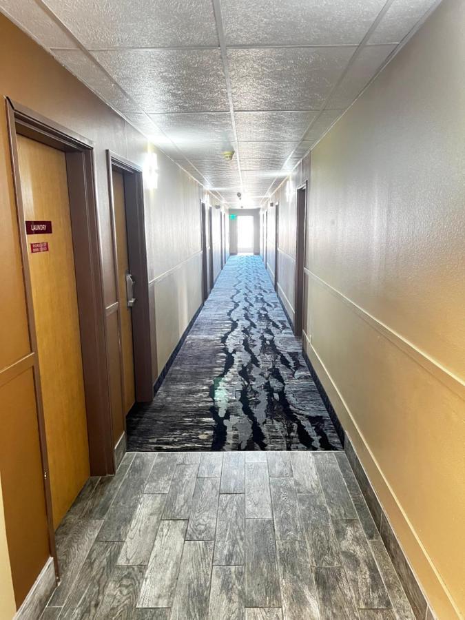 Designer Inn And Suites Toledo Extérieur photo