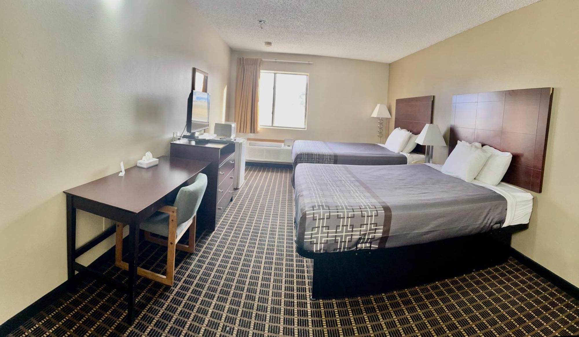 Designer Inn And Suites Toledo Extérieur photo