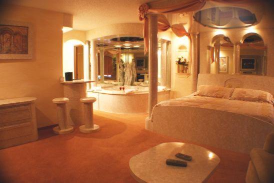 Designer Inn And Suites Toledo Extérieur photo